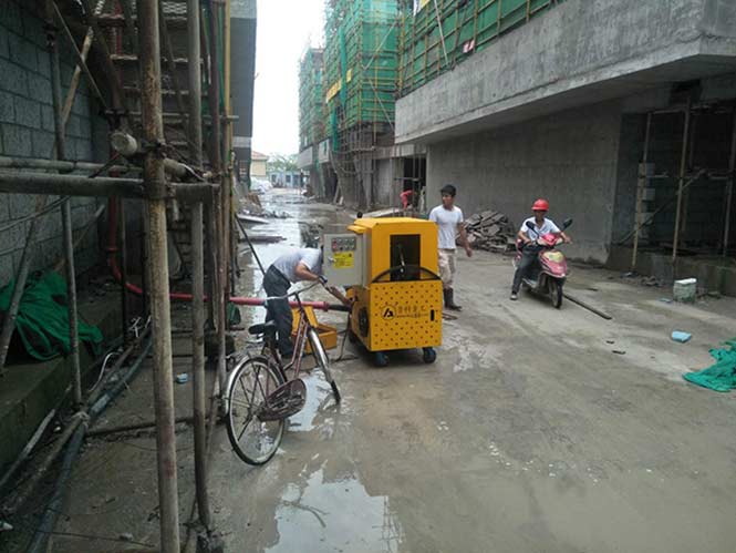 7月26日浙江細(xì)石混凝土泵廠家合作南通四建湖州蒼山南坡項目